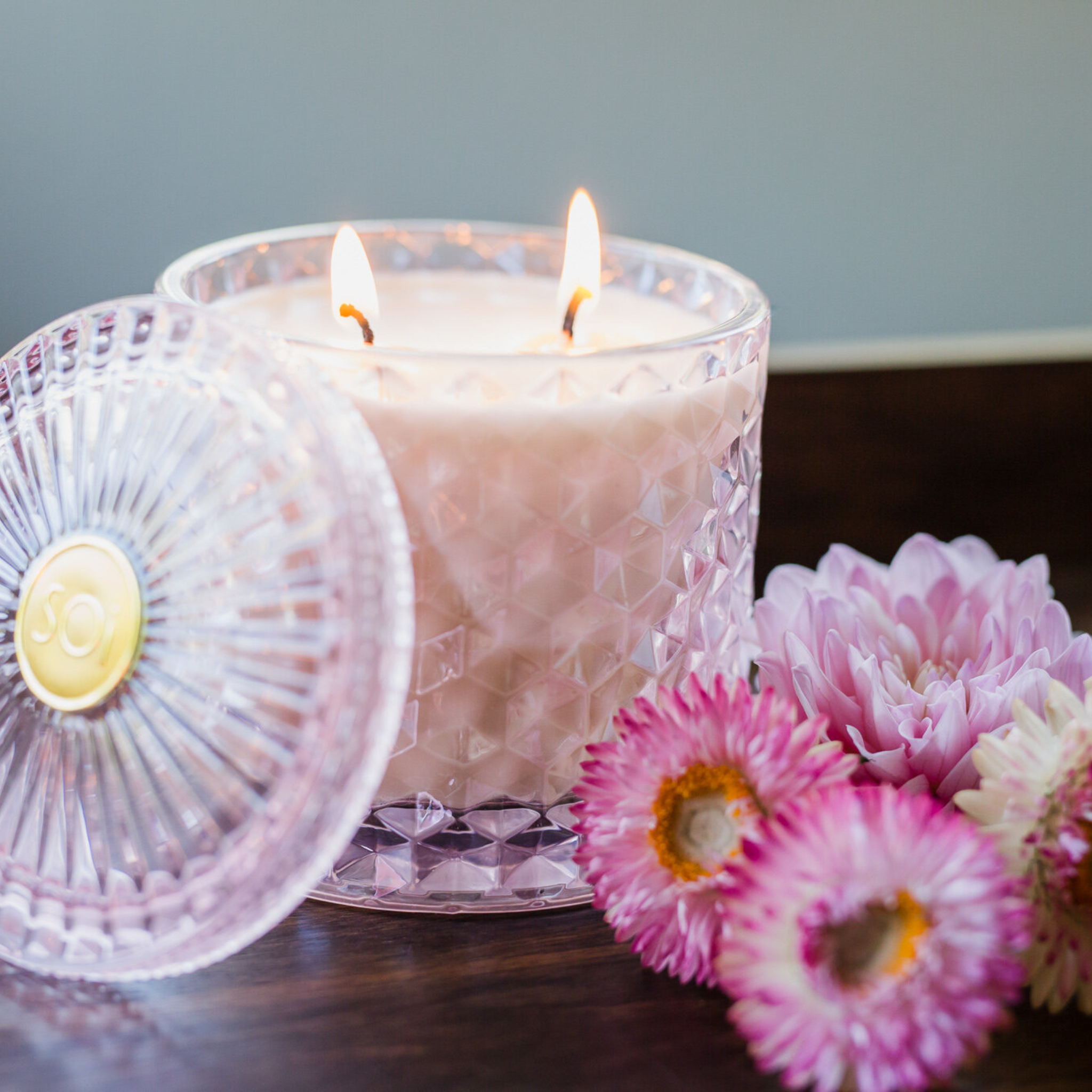 Peony Shimmer Candle | 15 oz.