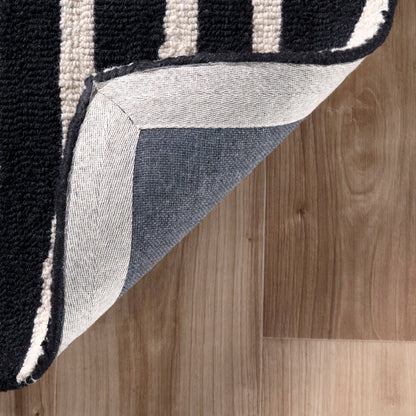 Hand Tufted Lemuel Area Rug: Black / Rectangle / 9' 6" x 13' 6"