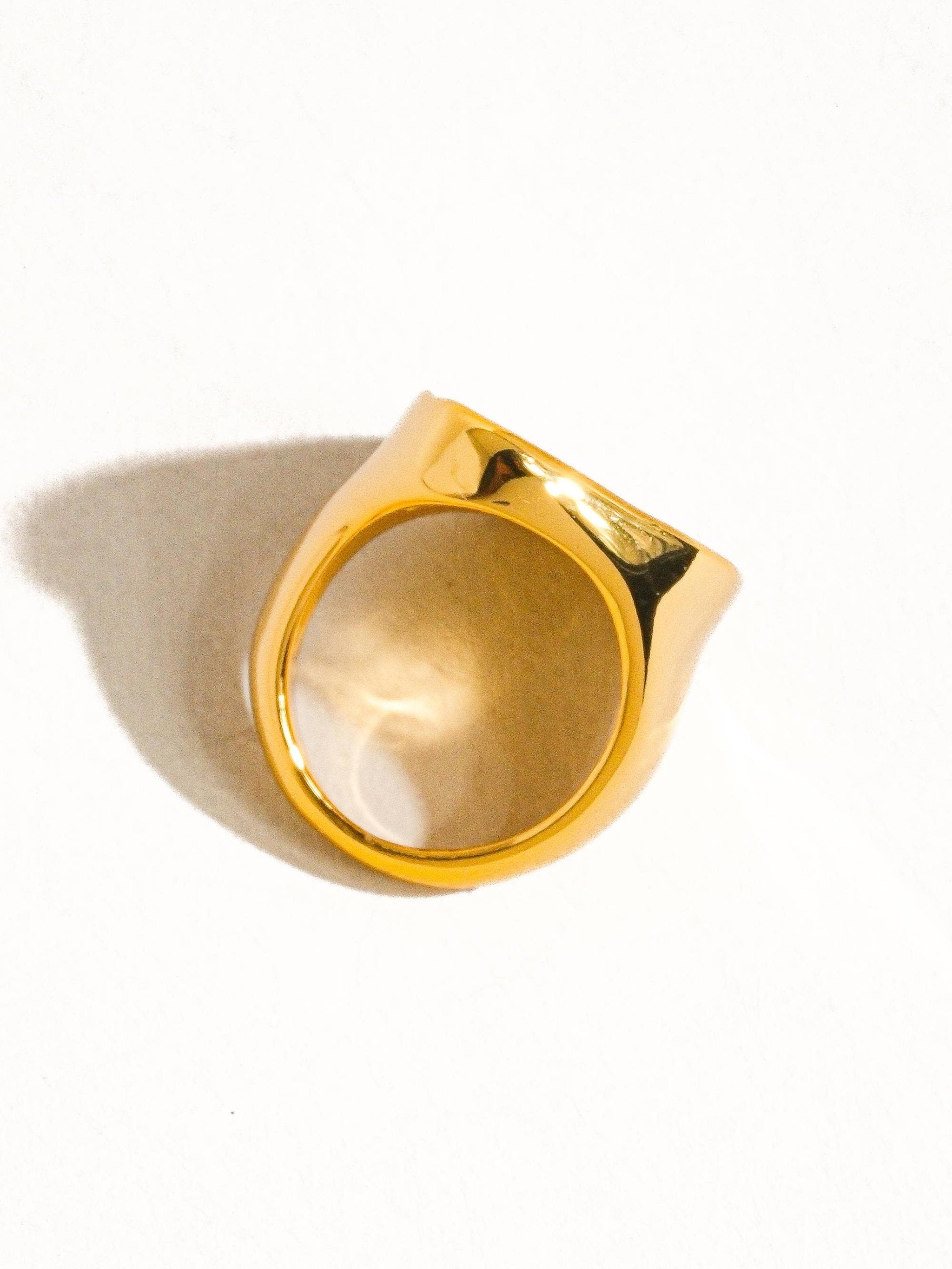 Calypso 18k Gold Natural Shell Statement Ring