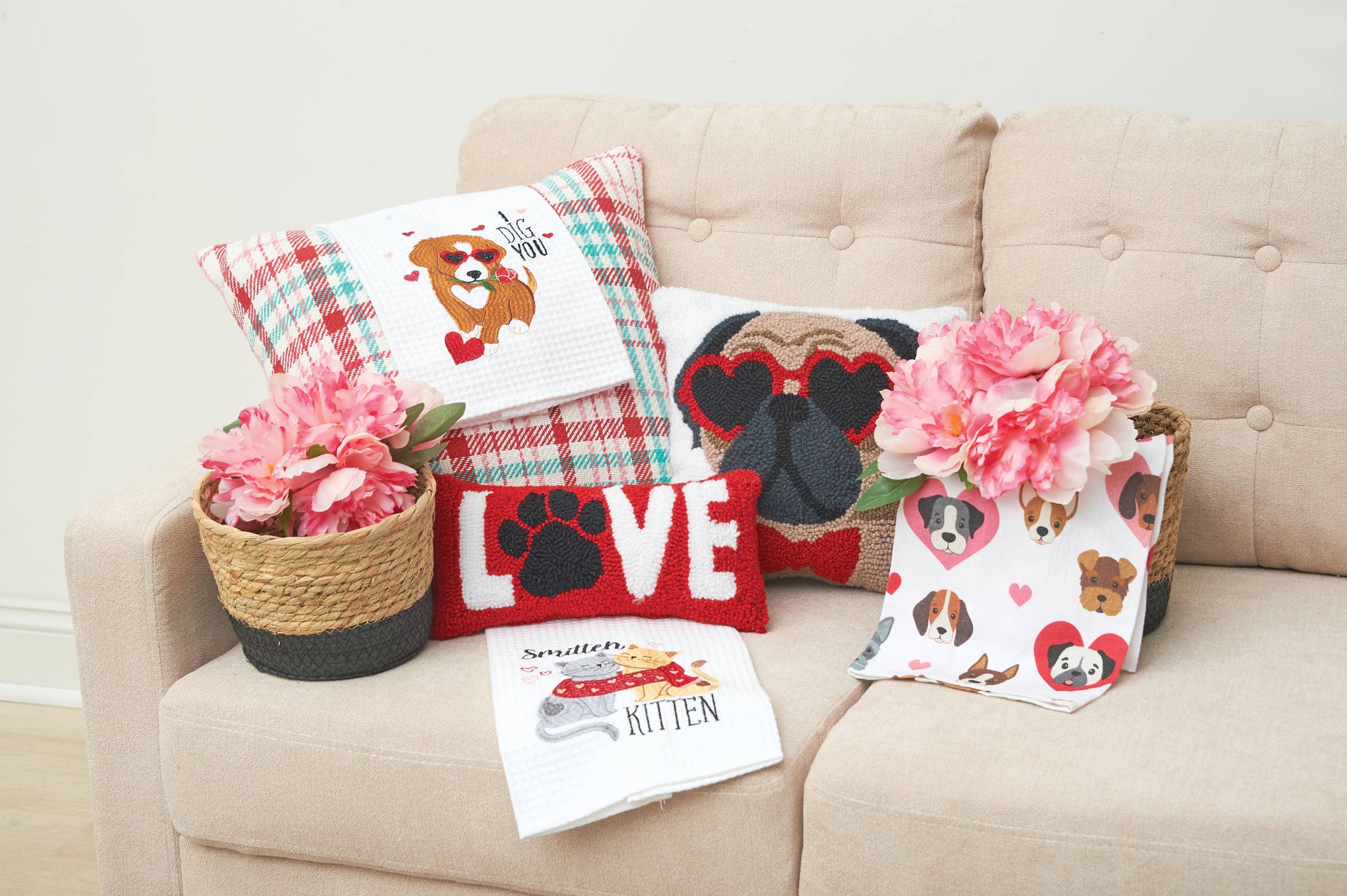 Valentine's Day Pugs & Kisses Throw Pillow