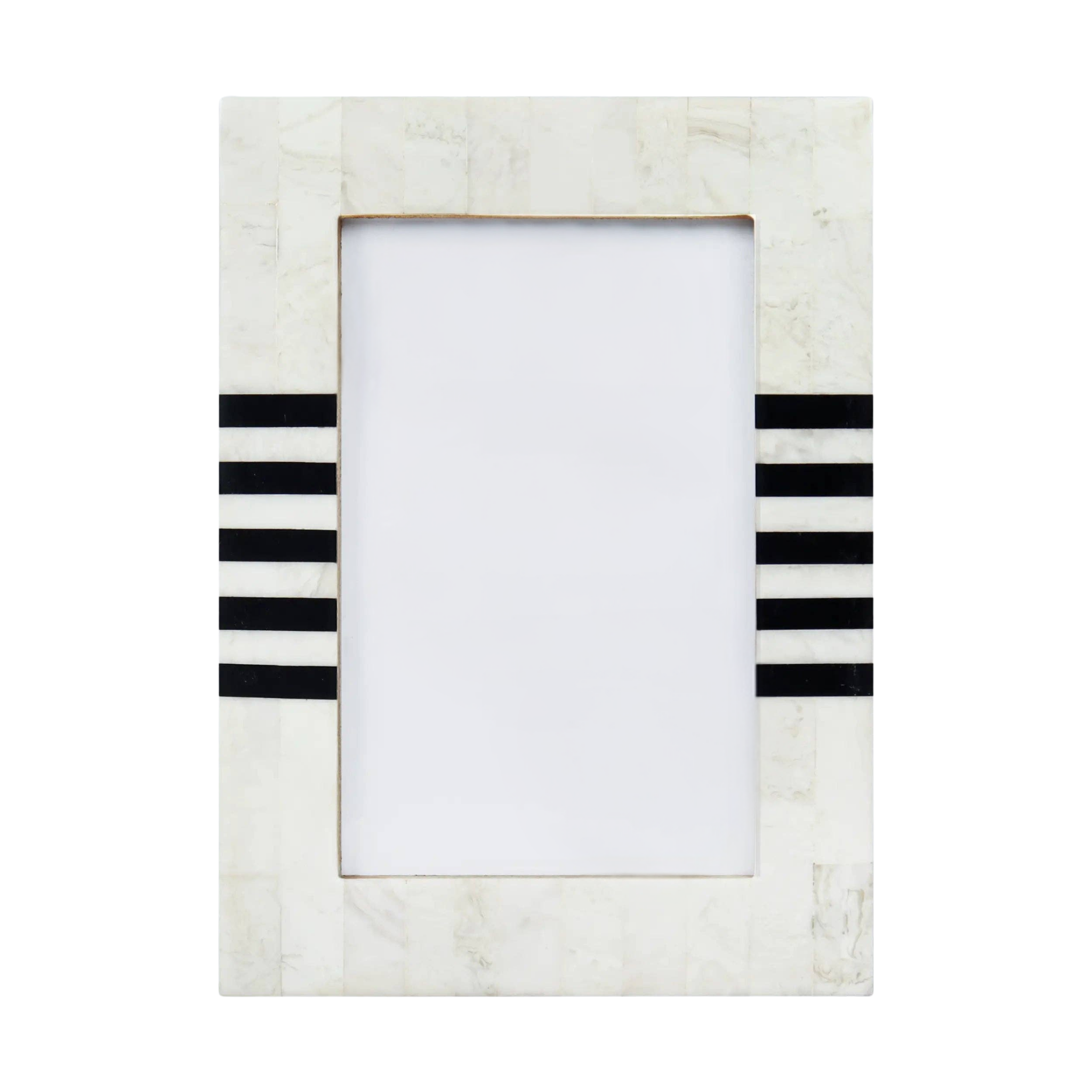 Black & White Contour Frame | 4" x 6"