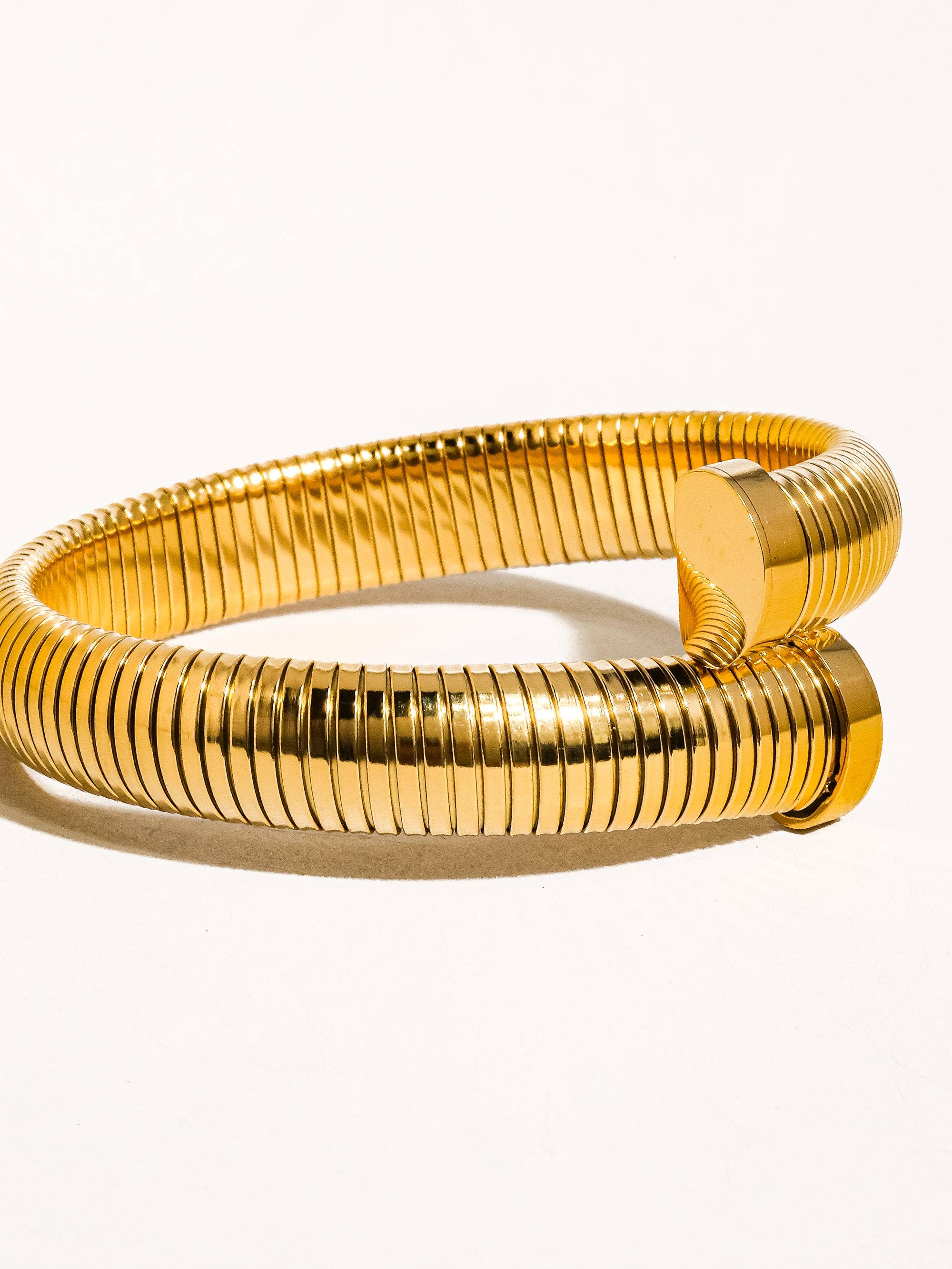 Dehors 18K Gold Bold Bangle